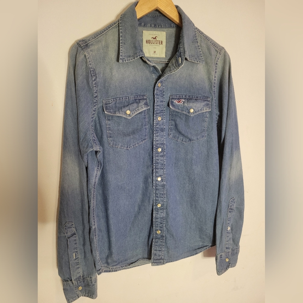 Long sleeve tshirt  Hollister size M